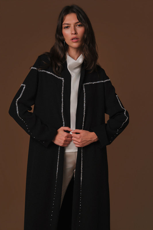 AQUILLORA Zenith Classic Abaya - Black (Image 2)