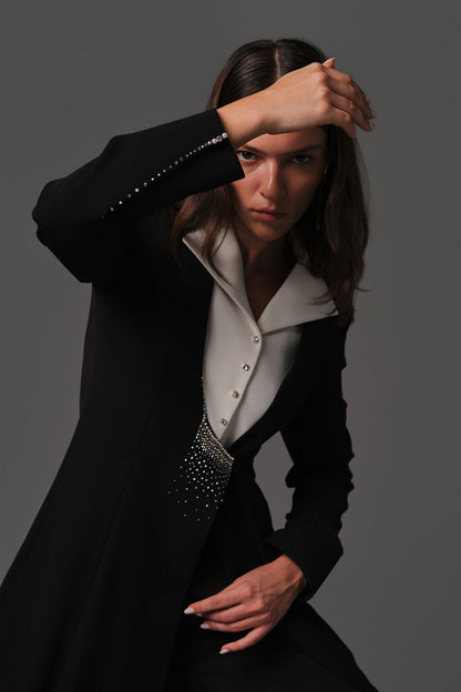 AQUILLORA Twilight notched collar abaya - Black & White (Image 3)