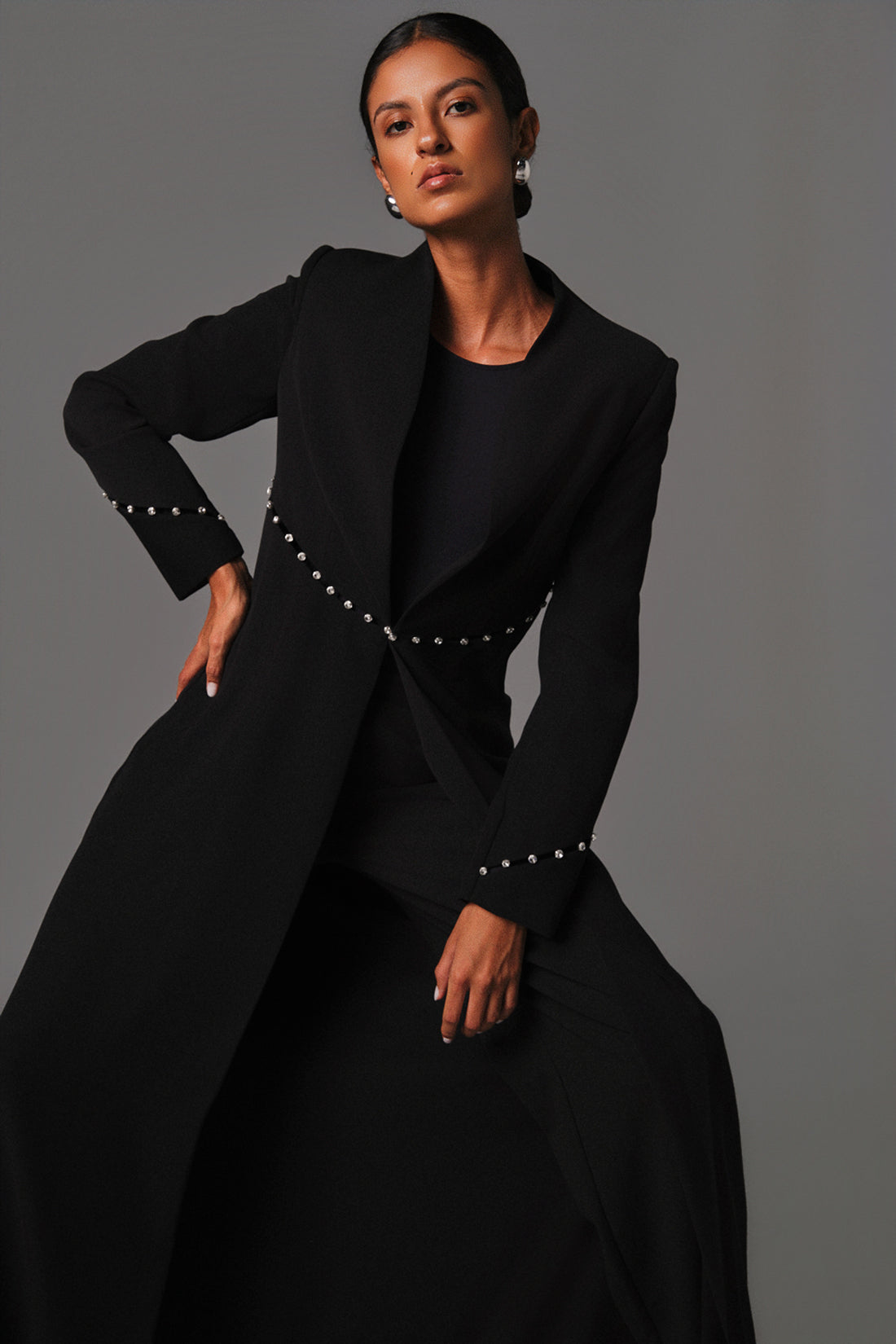AQUILLORA Twilight coat-Style Abaya - Black (Image 2)