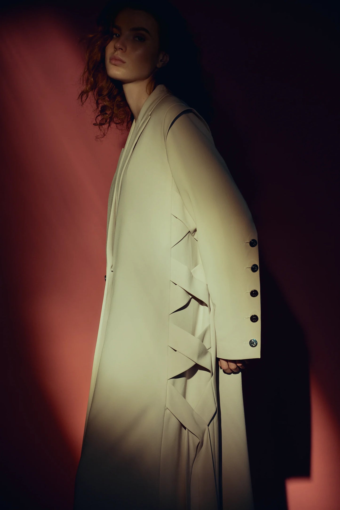 The Descending Notched Collar Abaya